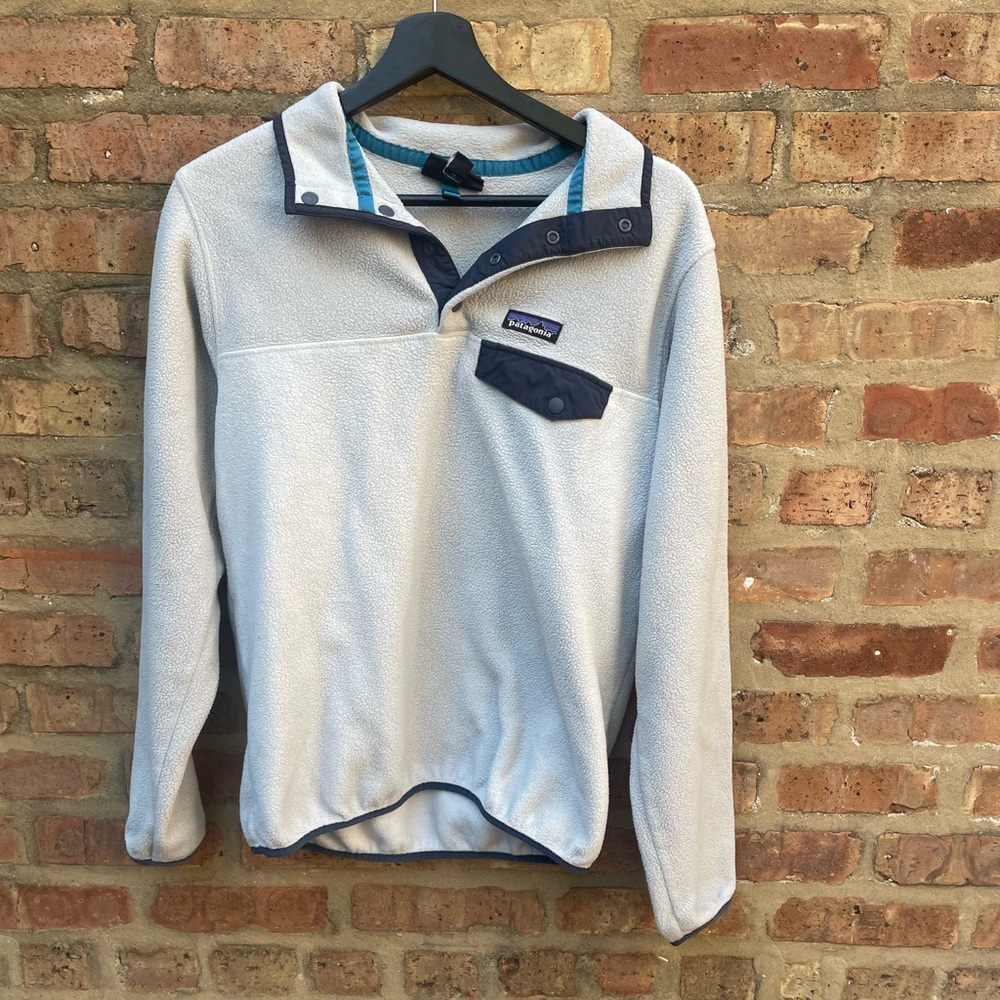 Brand- Patagonia Condition- Slightly Used Color-Grey/Cream/Navy Blue